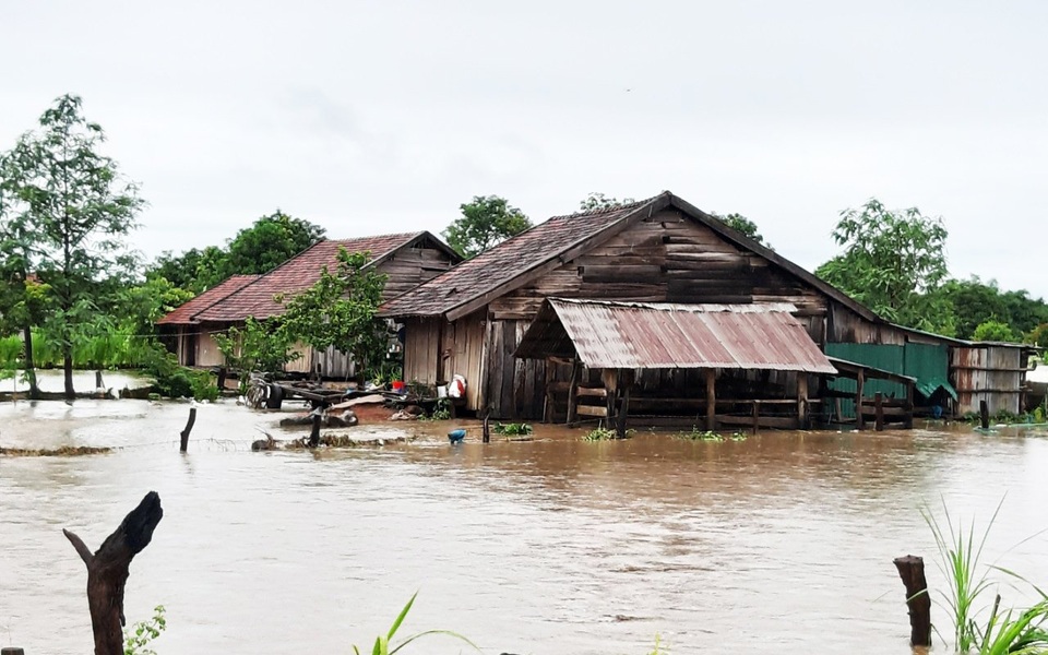 Mưa lớn kéo dài, toàn huyện Ea Súp ngập trong biển nước - 1 Mưa lớn kéo dài, toàn huyện Ea Súp ngập trong biển nước - 1