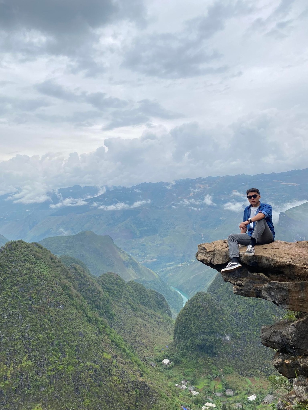 Tim đập, chân run check-in ở mỏm đá tử thần Hà Giang - 1 Tim đập, chân run check-in ở mỏm đá tử thần Hà Giang - 1