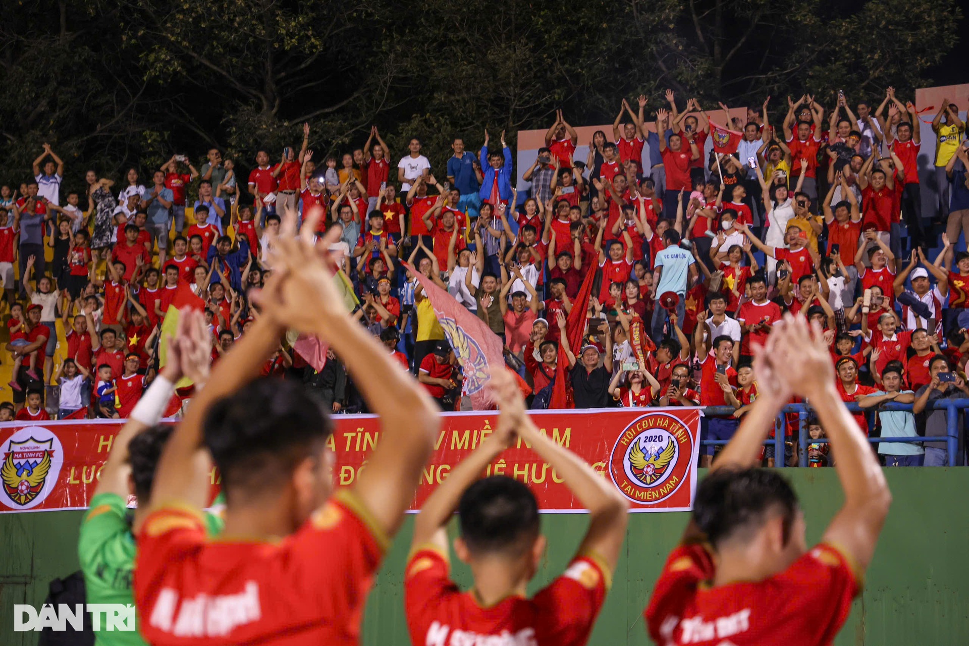 Hồng Lĩnh Hà Tĩnh nối dài chuỗi trận bất bại ở V-League - 11 Hồng Lĩnh Hà Tĩnh nối dài chuỗi trận bất bại ở V-League - 11
