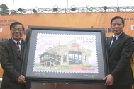 Phát hành bộ tem đặc biệt về “Cầu mái ngói”