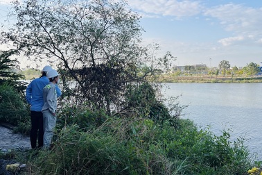 Thi thể phụ nữ nổi trên sông ở TPHCM