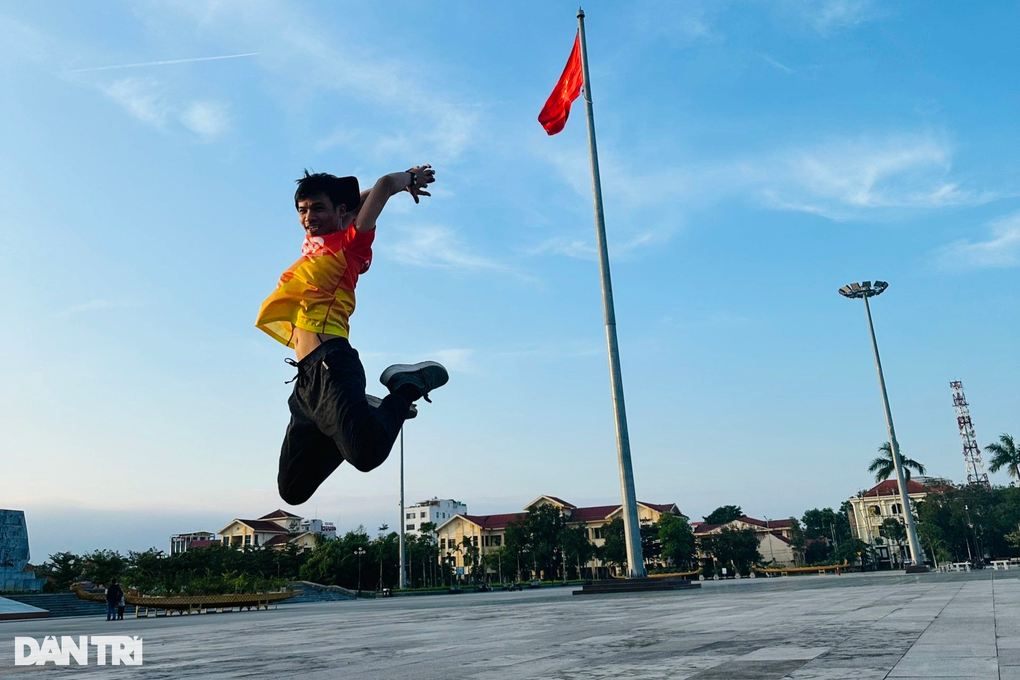 Thầy giáo trẻ từng mắc ung thư máu, được tái sinh bởi Tấm lòng nhân ái - 3 Thầy giáo trẻ từng mắc ung thư máu, được tái sinh bởi Tấm lòng nhân ái - 3