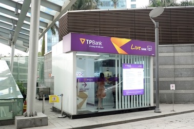 Lần đầu tiên khách hàng có thể nhận thẻ ATM vài phút ngay sau khi đăng ký