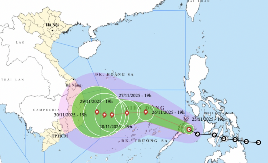 Bão số 15 sẽ liên tục tăng cấp khi vào Biển Đông - 1