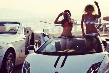 "Tròn xoe mắt" ngắm siêu xe của con nhà giàu Dubai