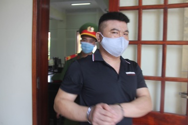 Bị hại kháng cáo, kẻ đổ xăng đốt cả nhà người tình được giảm án