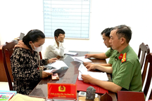 Bị đòi nợ, 2 người vay tiền chuyển hướng cuộc gọi đến Bộ Công an