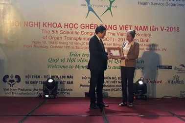 Tặng kỷ niệm chương vì sức khỏe nhân dân người hiến tạng cứu 6 người