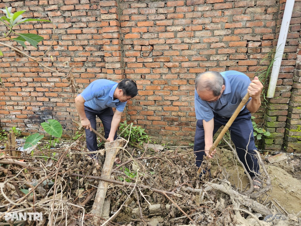 Dân sống khổ giữa thành phố Vinh nhiều năm vì... 30m mương - 4 Dân sống khổ giữa thành phố Vinh nhiều năm vì... 30m mương - 4