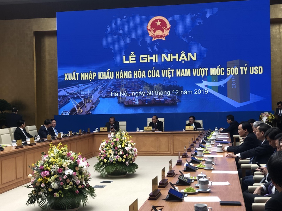 Thủ tướng Nguyễn Xuân Phúc kể chuyện Đại sứ Việt Nam ở nước ngoài đi bán... xoài! - 2 Thủ tướng Nguyễn Xuân Phúc kể chuyện Đại sứ Việt Nam ở nước ngoài đi bán... xoài! - 2