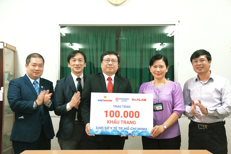 Vietbank, Hoa Lâm và Kohnan tài trợ 100.000 khẩu trang cho Sở Y tế TPHCM - 1 Vietbank, Hoa Lâm và Kohnan tài trợ 100.000 khẩu trang cho Sở Y tế TPHCM - 1