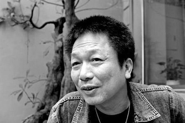 Nhạc sĩ Phú Quang biểu diễn trong cầu truyền hình “Bản hùng ca Hà Nội”