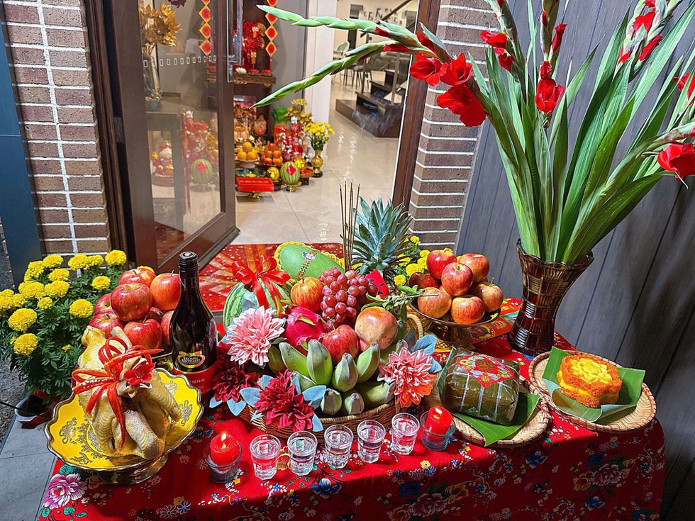 Người Việt đón Tết xa quê: Mở tiệc đãi đồng hương, nhà ngập sắc đỏ - 4 Người Việt đón Tết xa quê: Mở tiệc đãi đồng hương, nhà ngập sắc đỏ - 4