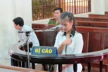 Cãi nhau trong cuộc nhậu, vợ đâm chồng hờ tử vong