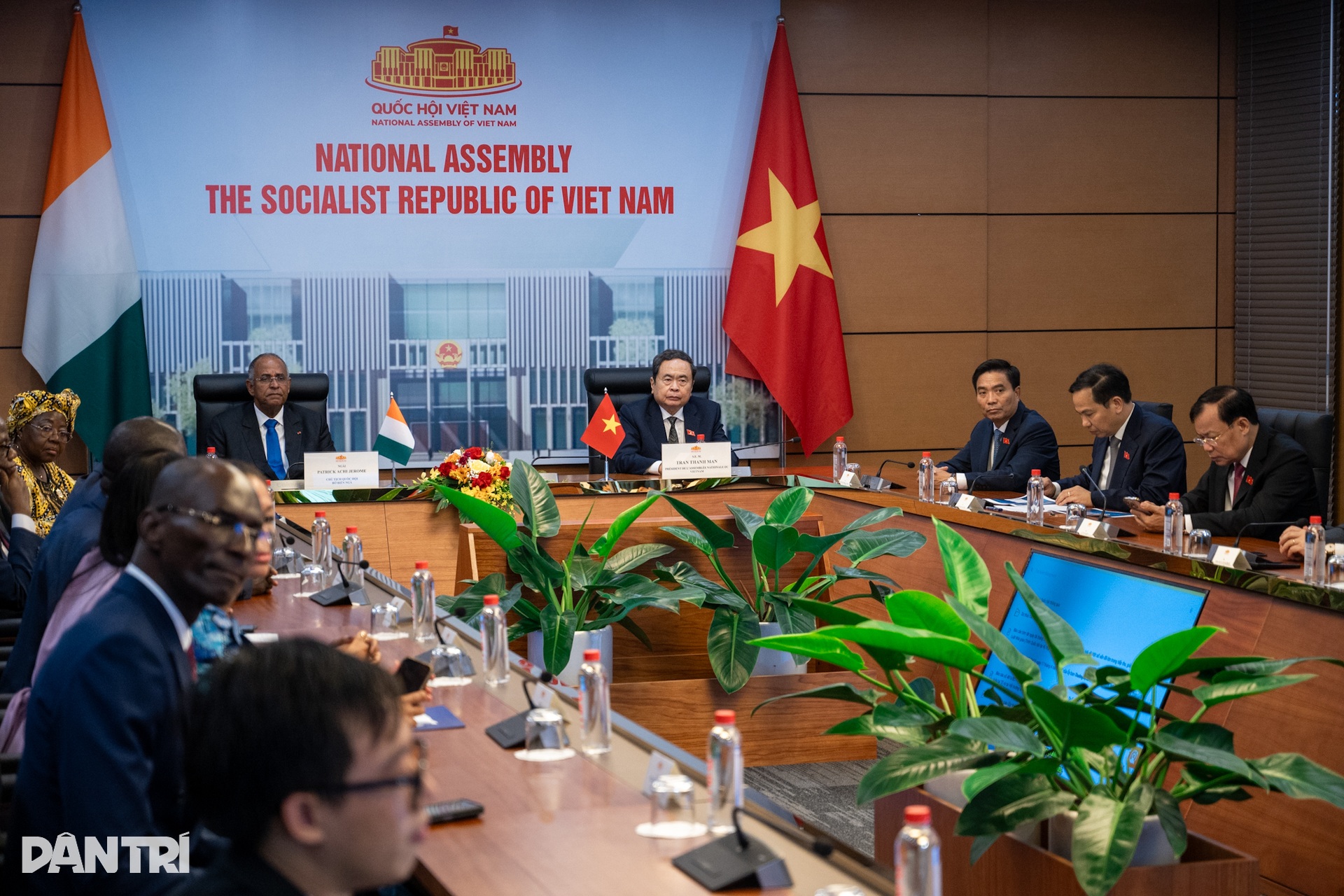 Chủ tịch Quốc hội Bờ Biển Ngà tham quan Nhà Quốc hội Việt Nam - 7