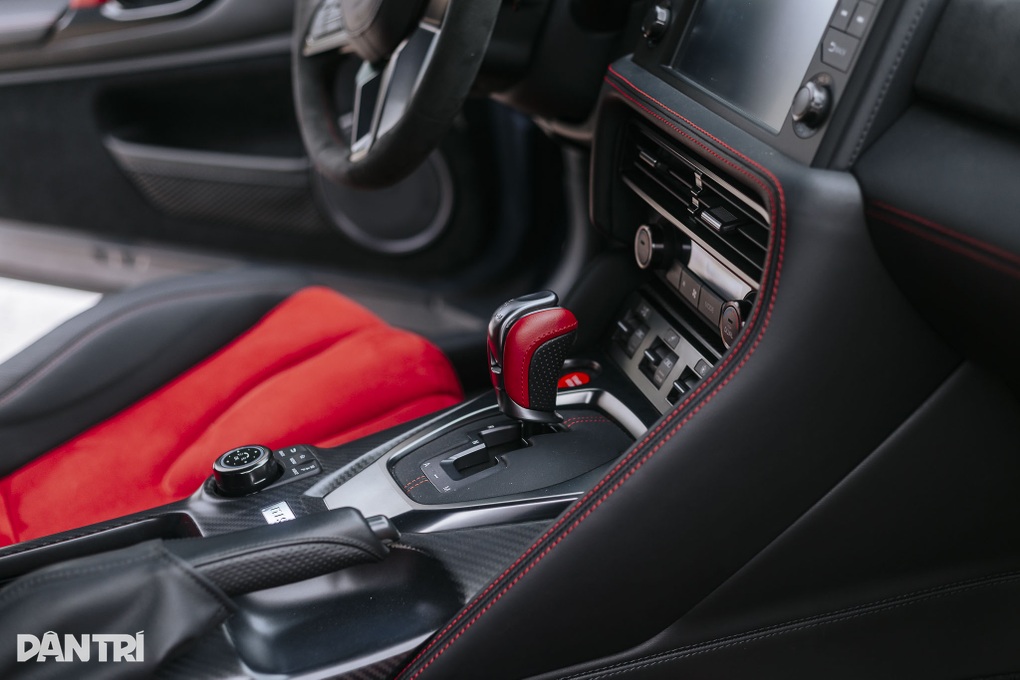 Mẫu xe Nissan này có giá lên đến 15 tỷ đồng, cả Việt Nam chỉ có 1 chiếc - 9