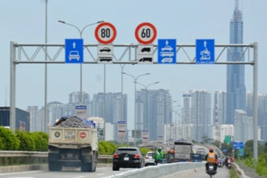 "Bò ra đường" - Kiểu đi xe gây ức chế ở Việt Nam nhưng khó xử phạt