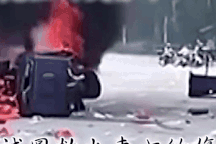 Đạp cửa cứu người lúc xe chìm ở biển lửa sắp phát nổ, người đàn ông nói gì?