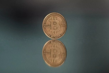 Cuộc chơi bitcoin thay đổi: Bình minh tài chính hay siêu bong bóng?