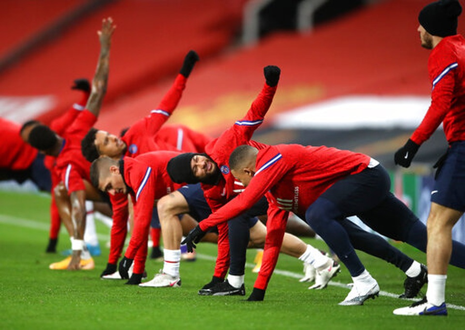 Man Utd 1-3 PSG: Neymar lập cú đúp, Fred bị đuổi - 18 Man Utd 1-3 PSG: Neymar lập cú đúp, Fred bị đuổi - 18
