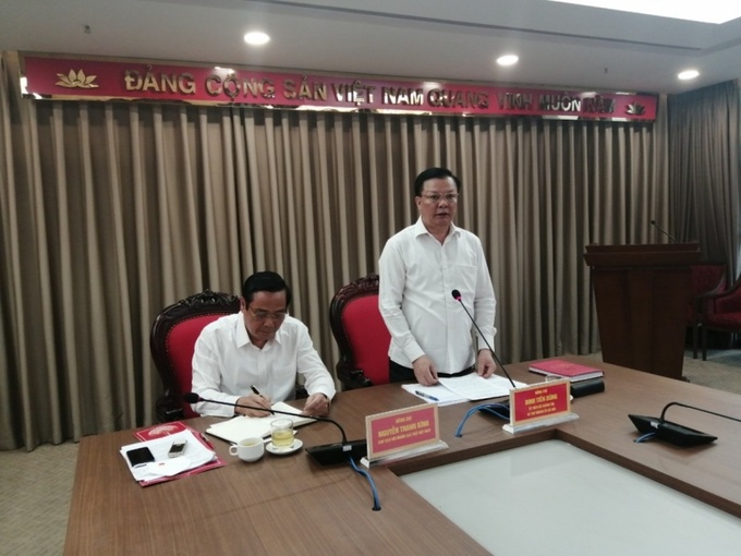 Đồng chí Đinh Tiến Dũng, Ủy viên Bộ Chính trị, Bí thư Thành ủy Hà Nội phát biểu tại buổi làm việc