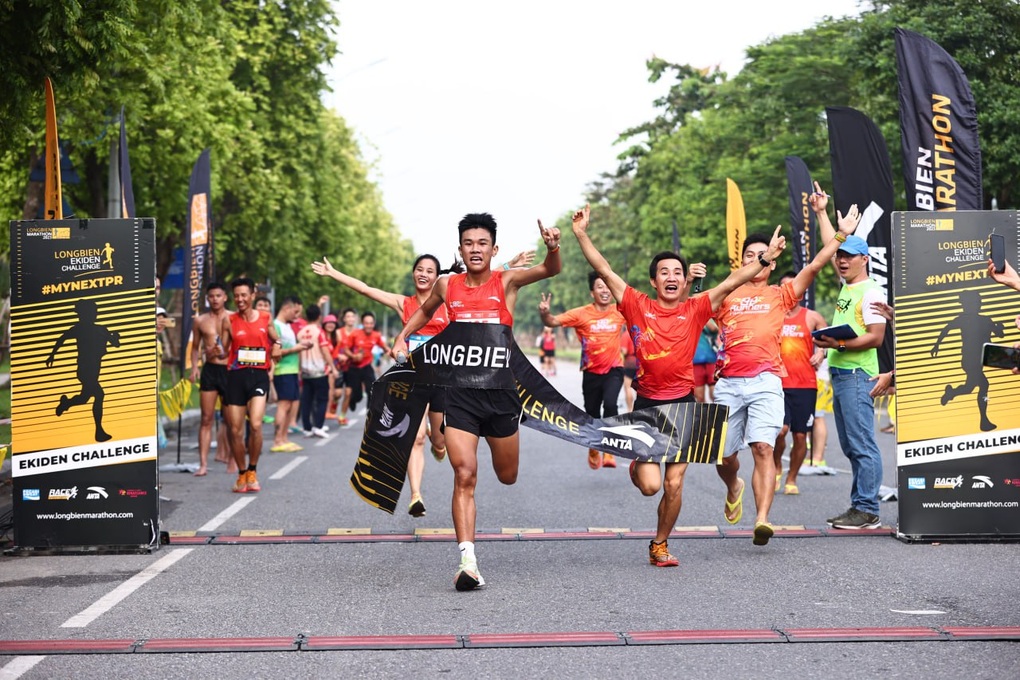 LongBien Marathon Ekiden Tournament 2023: Cuộc đua của những chân chạy hàng đầu miền Bắc - 2 LongBien Marathon Ekiden Tournament 2023: Cuộc đua của những chân chạy hàng đầu miền Bắc - 2