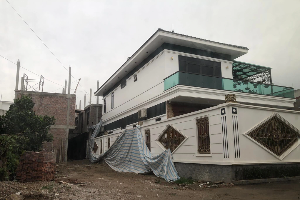 Gia đình một chủ tịch phường ở Hải Phòng xây 9 căn nhà liền kề không phép - 2 Gia đình một chủ tịch phường ở Hải Phòng xây 9 căn nhà liền kề không phép - 2