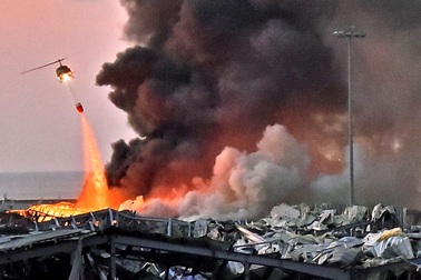 Tổng thống Li Băng không loại trừ khả năng vụ nổ Beirut do bom hay tên lửa