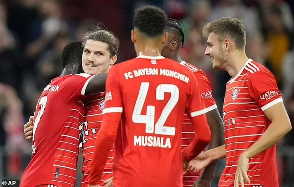 Bayern Munich giành chiến thắng 5 sao, Dortmund thua đội đầu bảng - 4 Bayern Munich giành chiến thắng 5 sao, Dortmund thua đội đầu bảng - 4