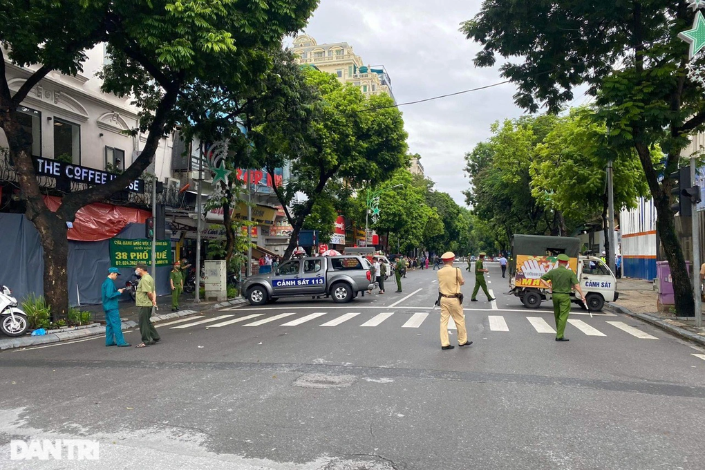 Nhân chứng bàng hoàng kể vụ án mạng trên phố Hàng Bài - 2 Nhân chứng bàng hoàng kể vụ án mạng trên phố Hàng Bài - 2
