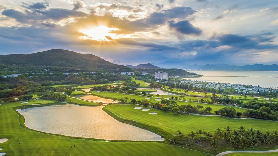 Vinpearl Golf đồng hành cùng CNN quảng bá du lịch Việt Nam - 2 Vinpearl Golf đồng hành cùng CNN quảng bá du lịch Việt Nam - 2