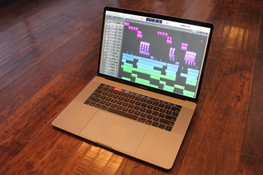 Apple thay pin miễn phí cho Macbook Pro 15 inch để tránh nguy cơ cháy nổ