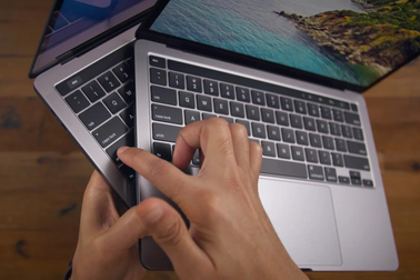 Apple bồi thường 50 triệu USD vì lỗi bàn phím cánh bướm trên MacBook