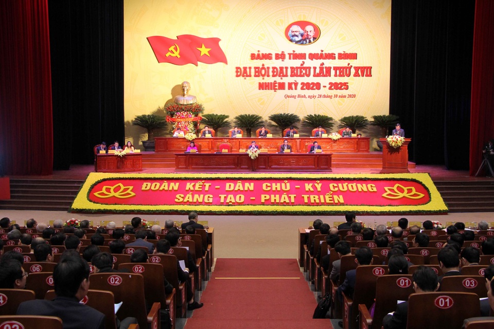 Quảng Bình khai mạc Đại hội Đảng bộ tỉnh lần thứ XVII - 1 Quảng Bình khai mạc Đại hội Đảng bộ tỉnh lần thứ XVII - 1