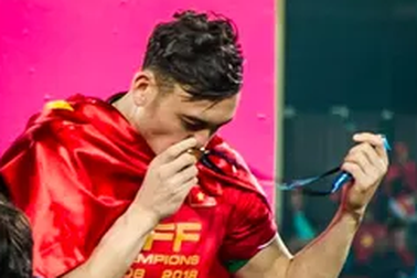 Lâm "Tây" và bạn gái dửng dưng trước tin đồn lộ tin nhắn nhạy cảm