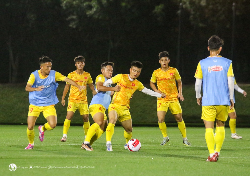 Đội hình U23 Việt Nam đối đầu U23 Iraq: HLV Troussier chấp cầu thủ U20 - 1 Đội hình U23 Việt Nam đối đầu U23 Iraq: HLV Troussier chấp cầu thủ U20 - 1