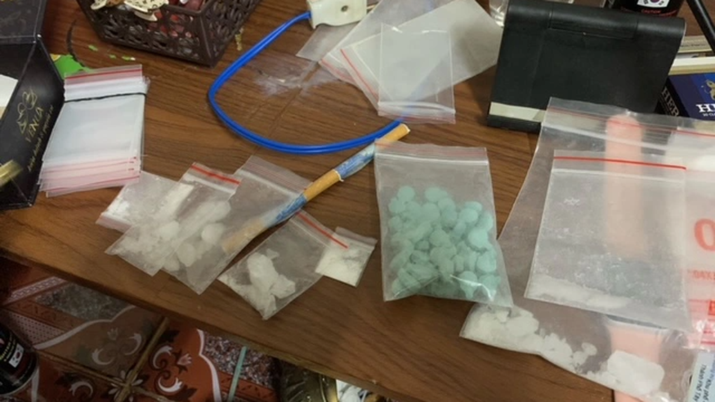 Triệt phá đường dây thầu đề quy mô, nhiều người nghiện tham gia - 2 Triệt phá đường dây thầu đề quy mô, nhiều người nghiện tham gia - 2