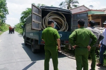 TPHCM huy động trinh sát dẹp nạn đổ bùn hầm cầu bừa bãi