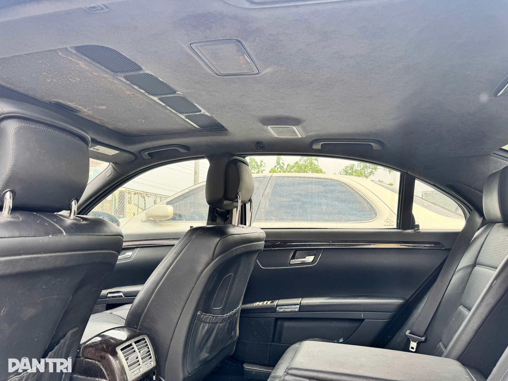 Bên trong chiếc Mercedes S 63 bỏ hoang gần 10 năm đang bán 88 triệu đồng - 11