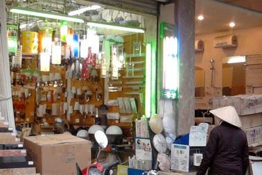 Sôi động thị trường thiết bị bật tắt đèn thông minh dịp Tết