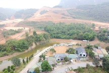 Dự án nghỉ dưỡng nghìn tỷ không phép ồ ạt san lấp đất rừng