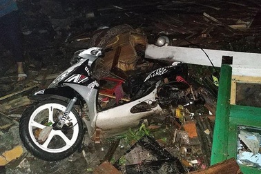 Sóng thần tấn công Indonesia, ít nhất 62 người chết