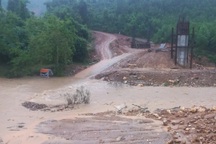 Hàng trăm người dân tại Thanh Hóa, Nghệ An bị chia cắt và phải di tản