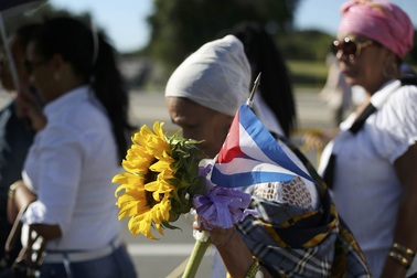 Người dân Cuba xếp hàng dài viếng lãnh tụ Fidel Castro