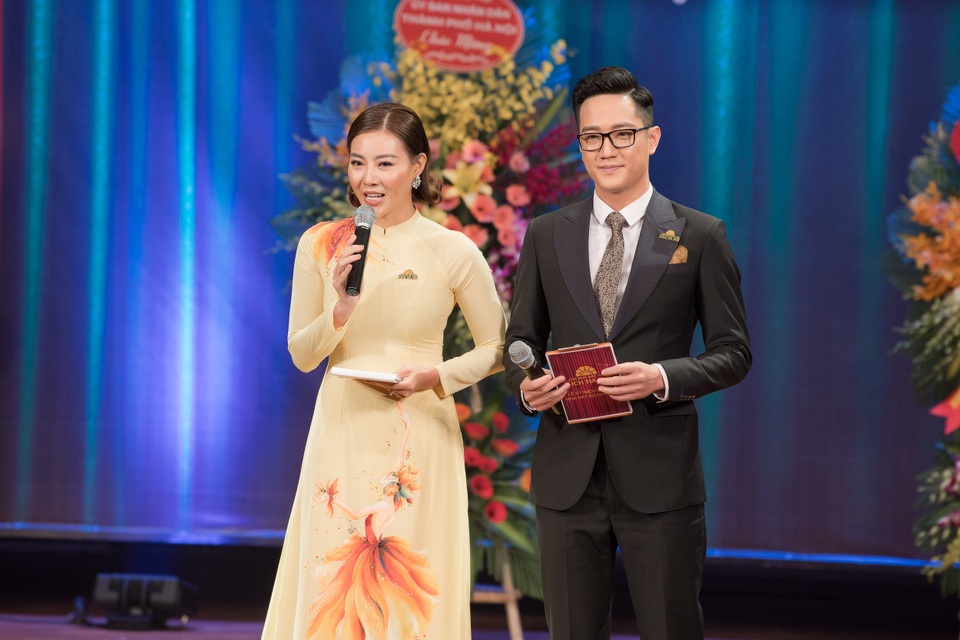 Dàn “Táo Quân” hội ngộ các thế hệ vàng của làng sân khấu Hà Nội - 10 Dàn “Táo Quân” hội ngộ các thế hệ vàng của làng sân khấu Hà Nội - 10
