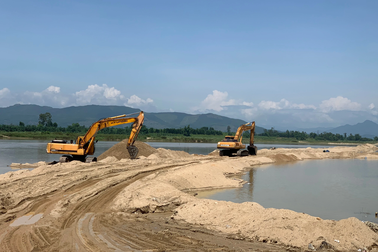 Đấu giá mỏ cát cao gấp 40 lần khởi điểm rồi "bỏ của chạy lấy người"