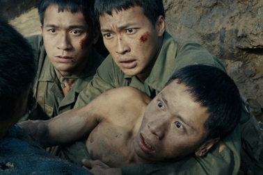 “Mưa đỏ” gây bão phòng vé, nhà sản xuất nói gì về kinh phí?