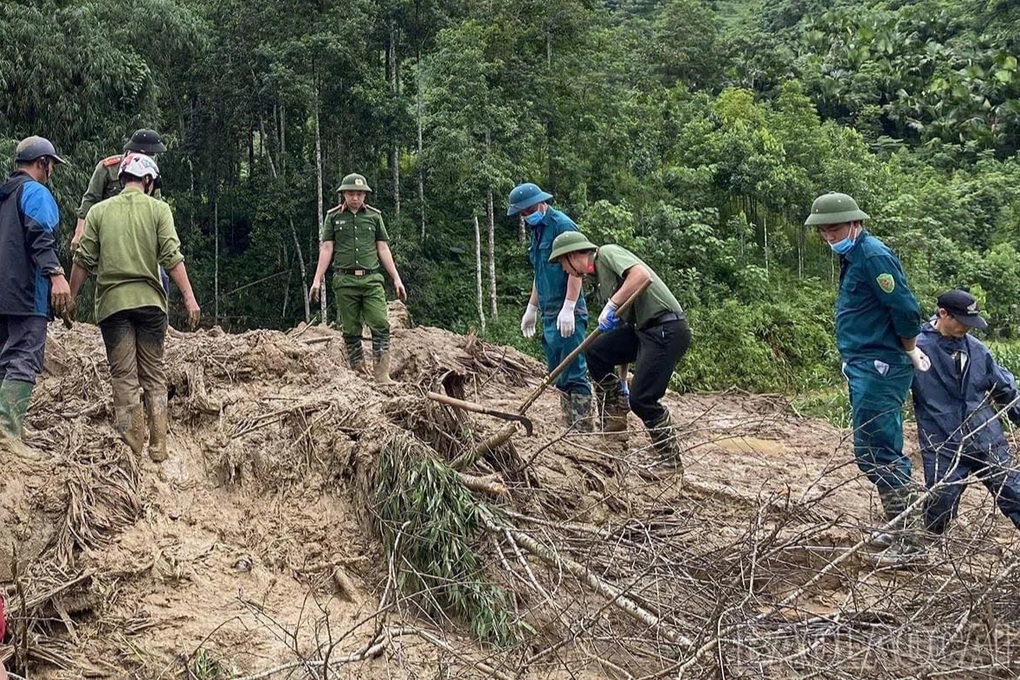Lũ quét vùi lấp một bản ở Lào Cai, 15 người chết, 103 người mất tích - 2 Lũ quét vùi lấp một bản ở Lào Cai, 15 người chết, 103 người mất tích - 2