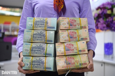 Room tín dụng được cởi trói