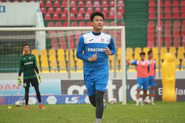 Cầu thủ Than Quảng Ninh được trả lương, không bỏ V-League